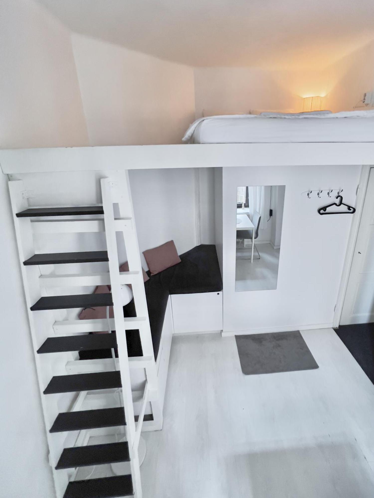 Dainty Central Apartment Helsinki Esterno foto